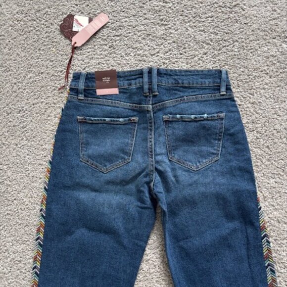 NWT Mid-Rise Straight Leg Embroidered Jeans | Knox Rose™ | 4 - Picture 4 of 7